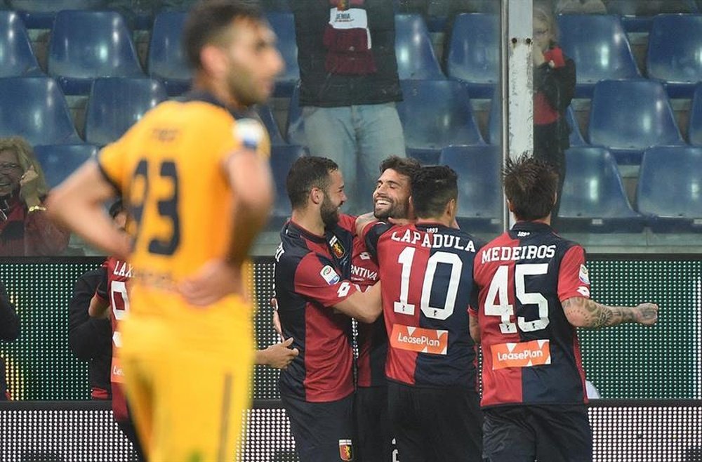 El Genoa metió en más problemas al Hellas Verona. EFE
