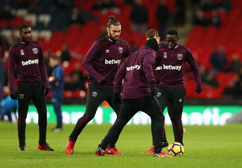 Carroll fined by West Ham for 'inexcusable' actions