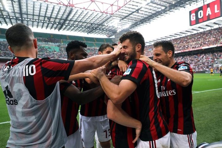 El Milan asalta Europa y manda al Hellas a Serie B