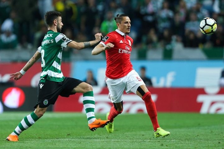 El Benfica rechaza una oferta del Alavés por Fejsa