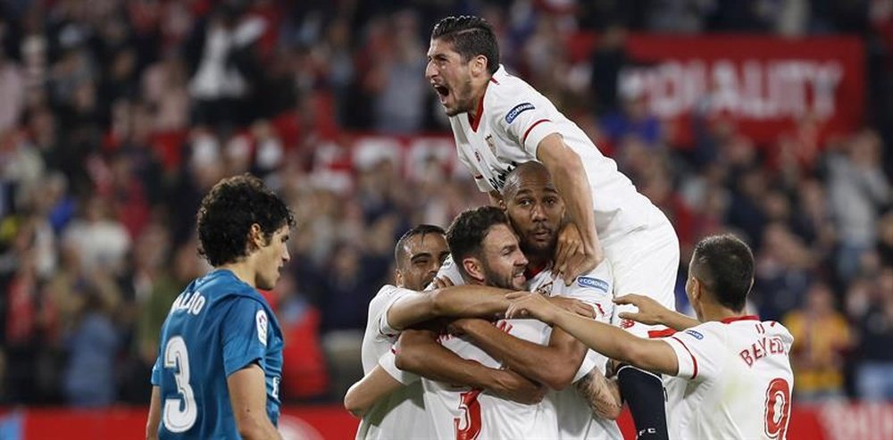jogadores do Sevilla celebram vitória sobre Real Madrid. EFE