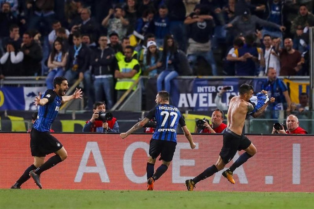 El Inter venció contra pronóstico a una Lazio que se autoboicoteó la victoria. AFP