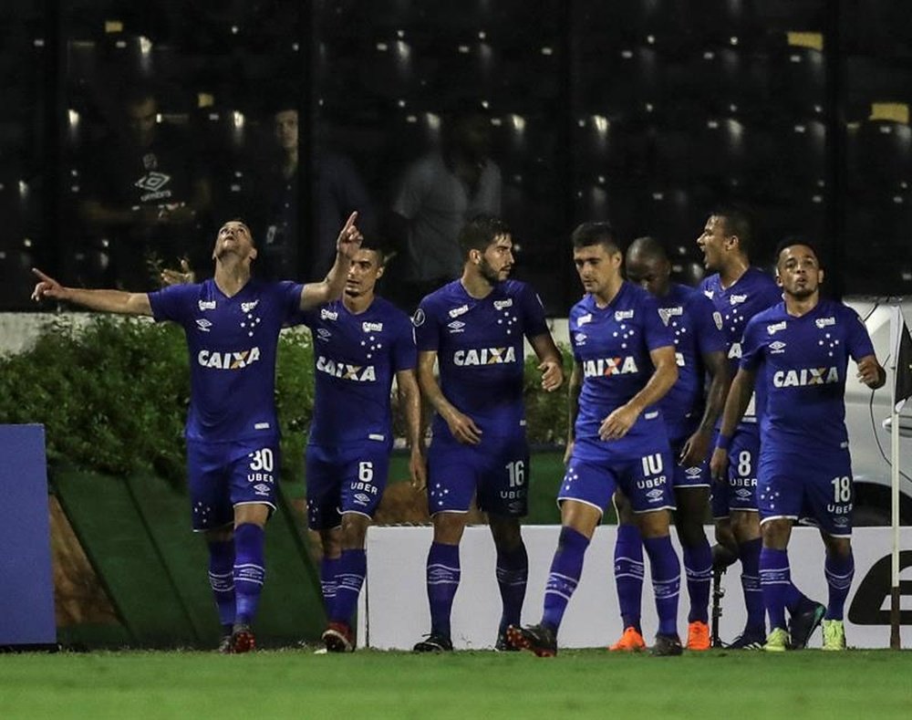 Cruzeiro se medirá a Racing con el liderato del grupo en juego. EFE/Archivo
