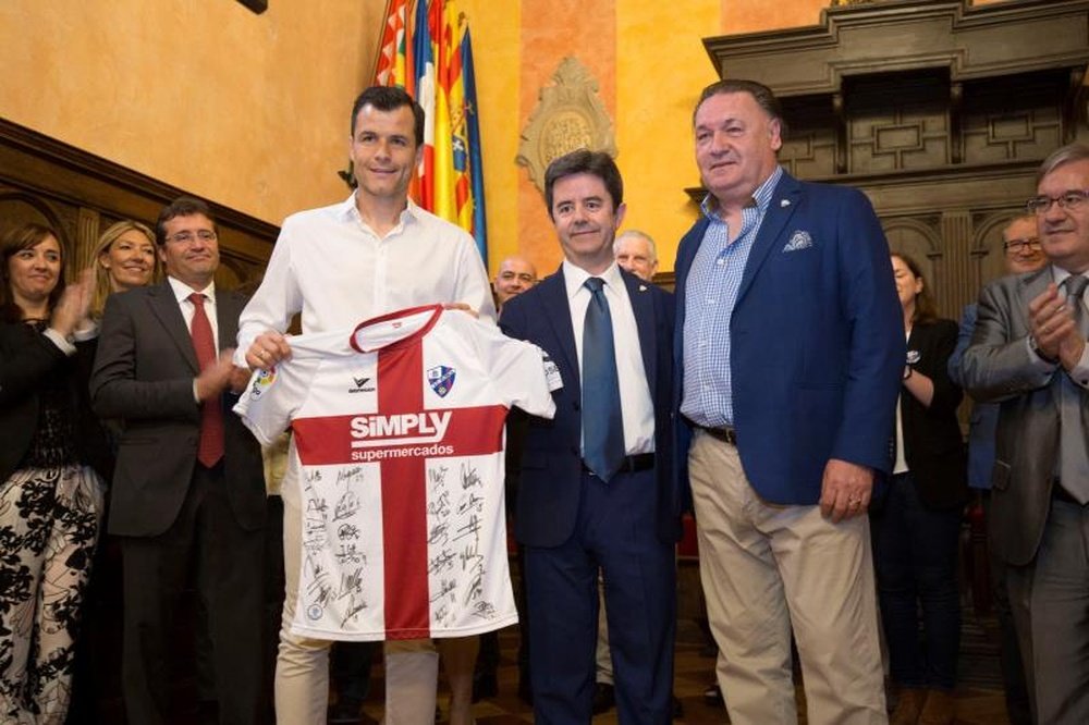 Luis Felipe, comprometido con el Huesca. EFE