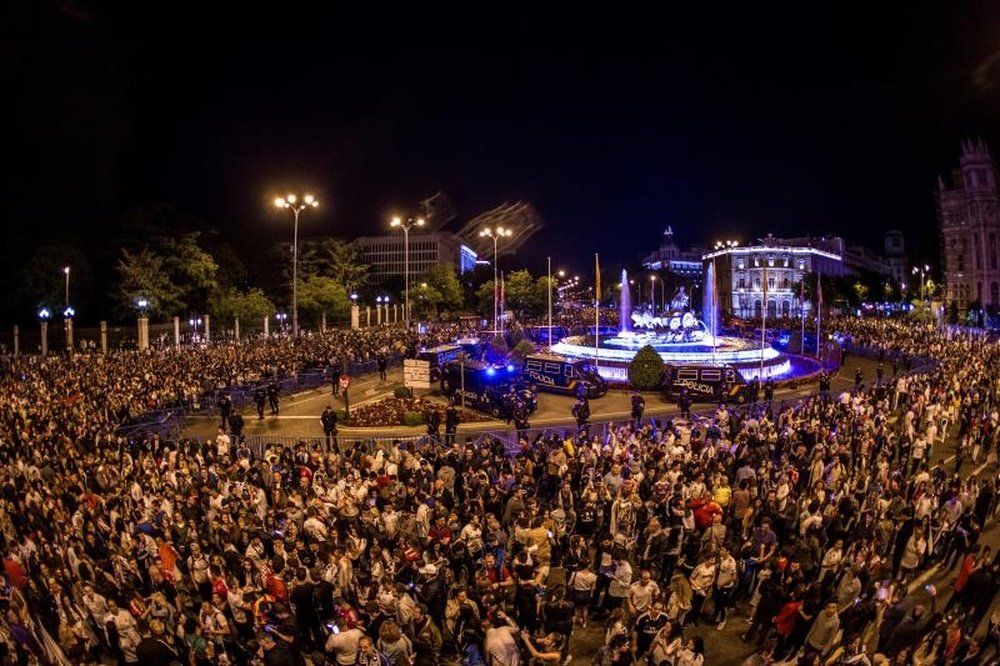 Cibeles recibió la visita de miles de madridistas. EFE