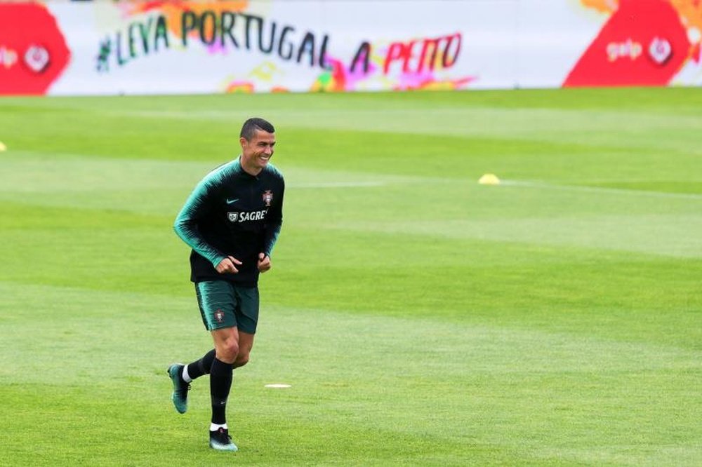 Ronaldo aperçu en train de s'entraîner au stade de Madère. EFE