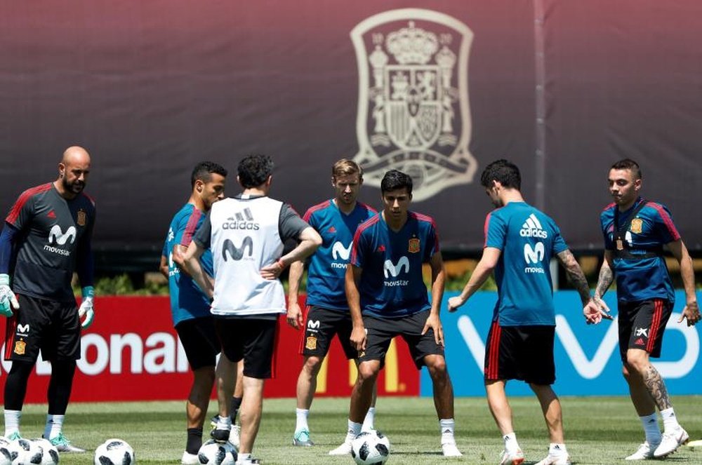 España tiene sus ritos para el Mundial. EFE