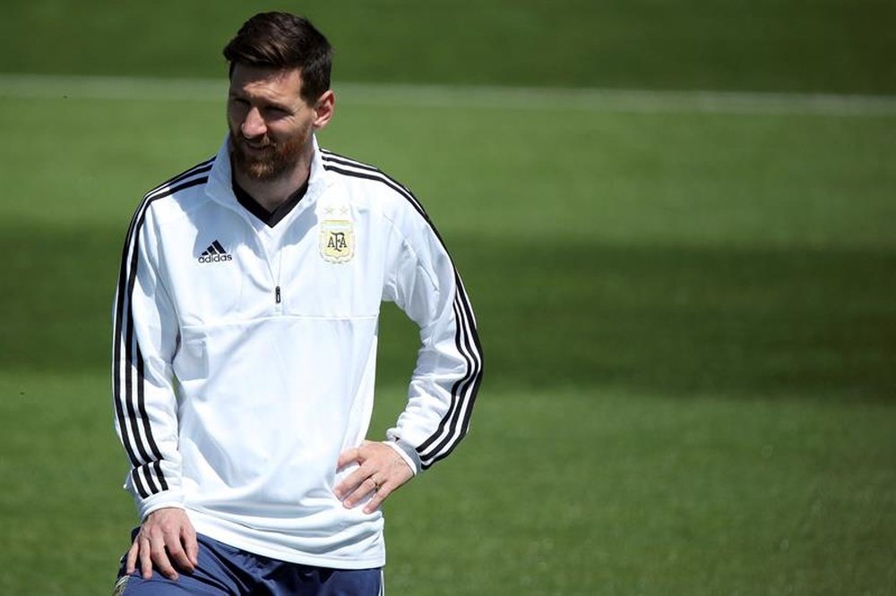 Ayala cree que Messi está sometido a una gran presión. EFE