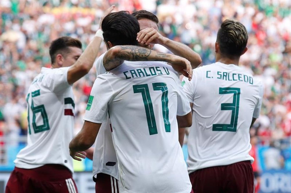 México está a un paso de los octavos de final con este triunfo. EFE