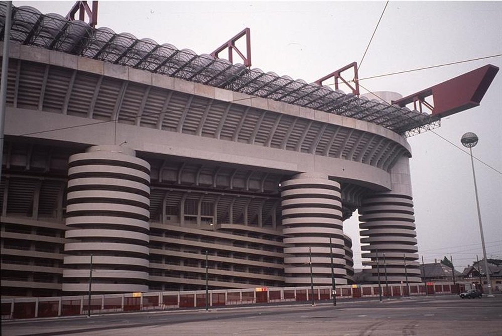 Vista parcial del estadio de fútbol de San Siro en Milán. EFE/Archivo