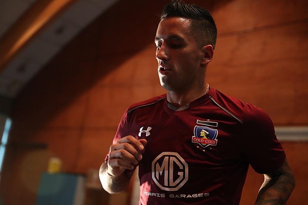 Lucas Barrios abandona Colo Colo. EFE