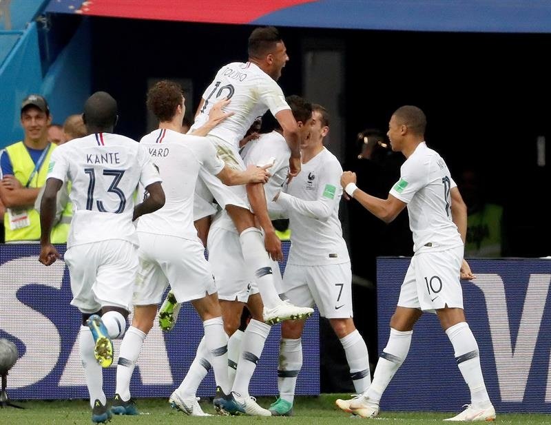 Francia saca pecho por Varane: 