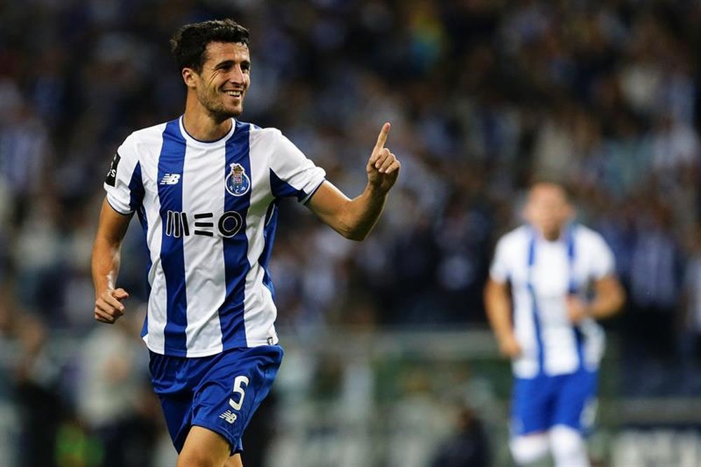 El Oporto quiere avanzar con Alex Telles e Iván Marcano. EFE