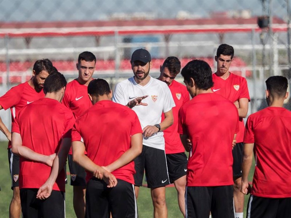 El Sevilla se verá las caras con el Benfica. EFE