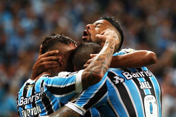 Prováveis escalações de Grêmio e Vitória