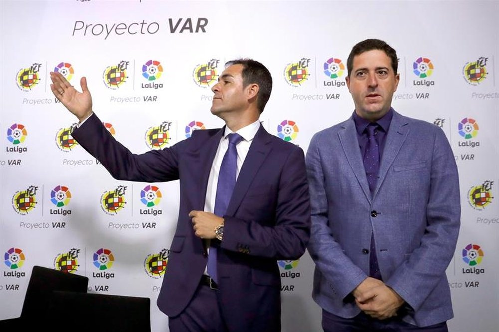 Salió a la luz lo que cobran los árbitros del VAR. EFE