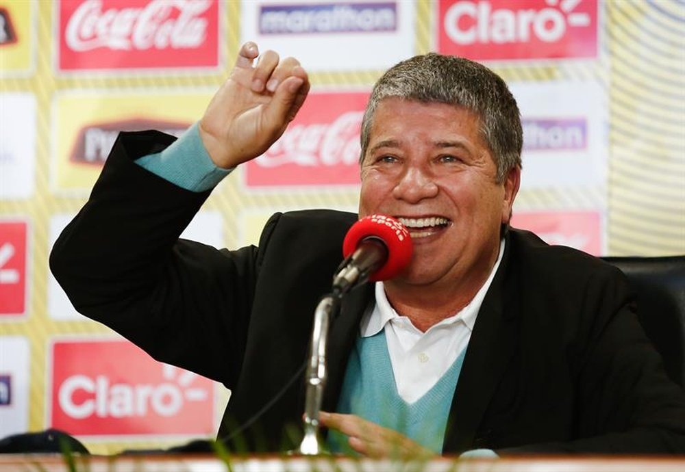 El presidente de la Federación Ecuatoriana guarda silencio sobre el 'Bolillo'. EFE