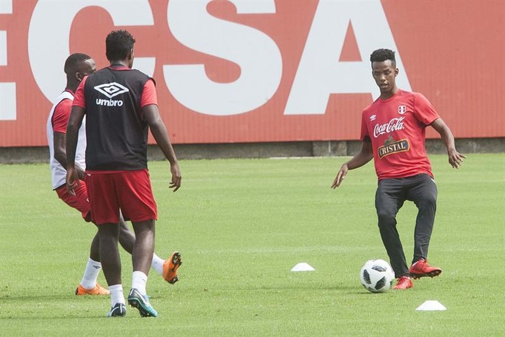 Perú pierde a Nilson Loyola ante Ecuador. EFE
