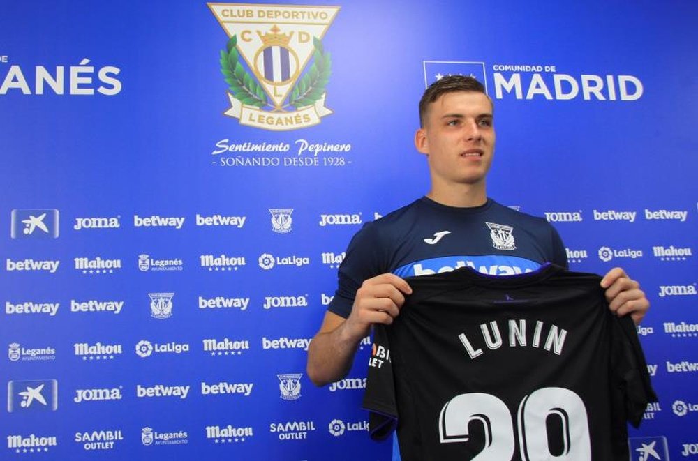 Tras el Leganés y el Valladolid, Lunin podría jugar en el Oviedo. EFE