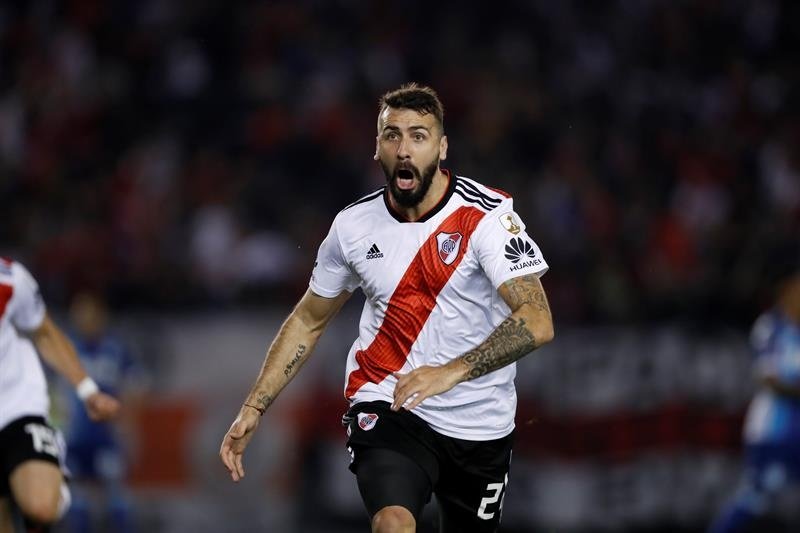 Gallardo recuperó a Pratto y De la Cruz. EFE