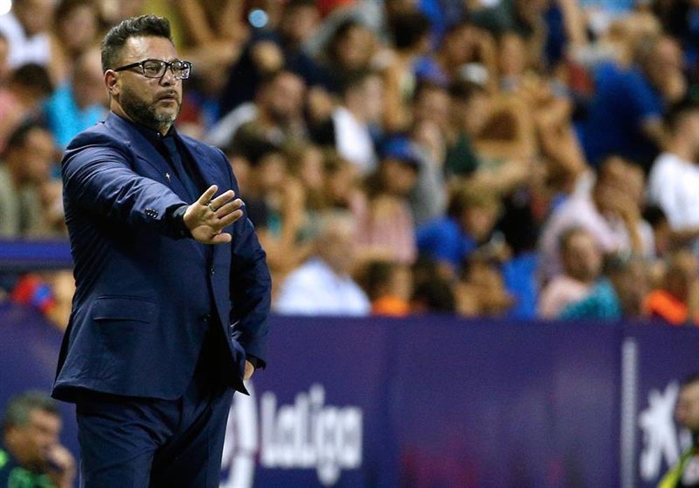 Mohamed dejó entrever quién será el sustituto de Hugo Mallo. EFE/Archivo