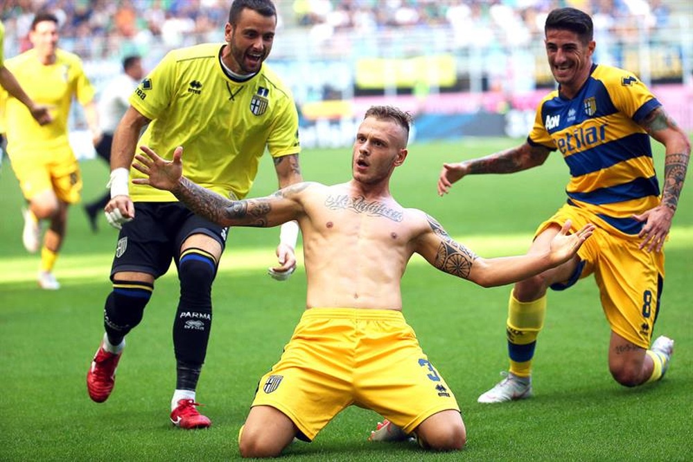 La Roma se interesa en Dimarco. EFE