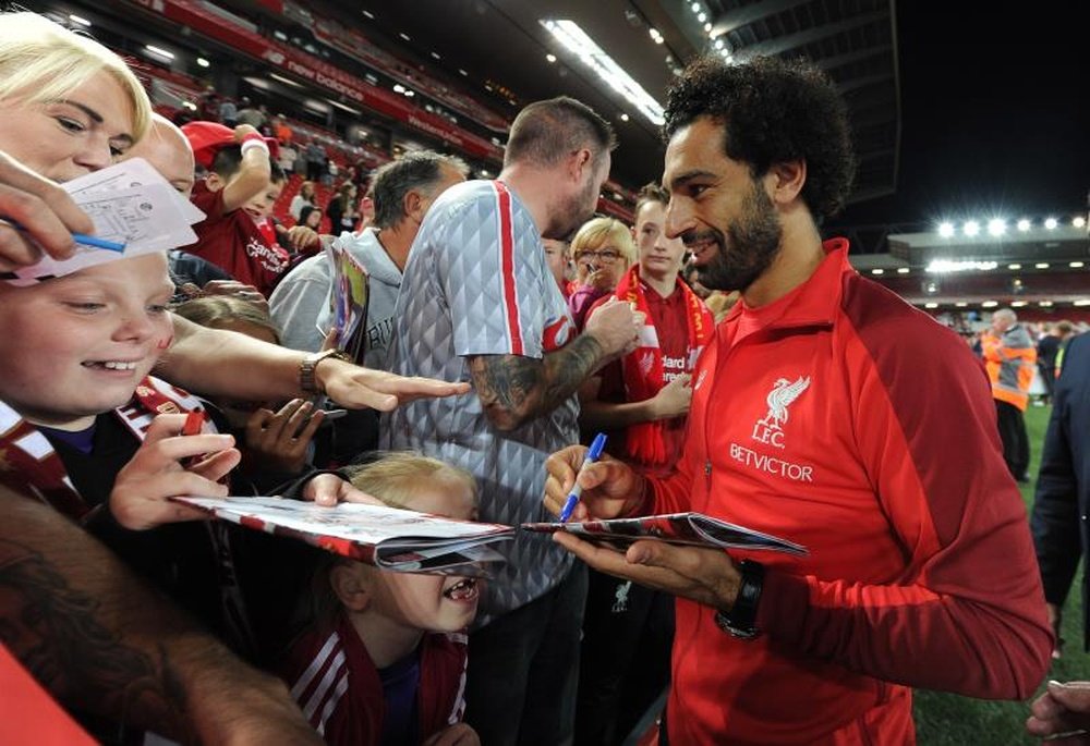 Salah has avoided prosecution after using a mobile phone whilst driving in August. EFE
