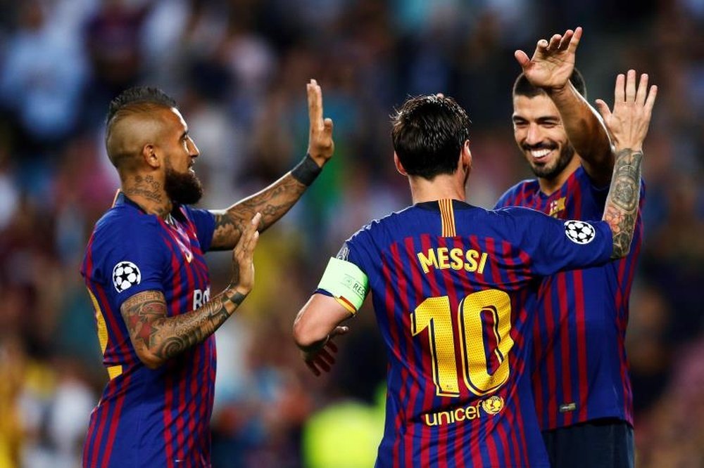 Messi y Suárez firmaron un partido de 10 ante el Levante. EFE