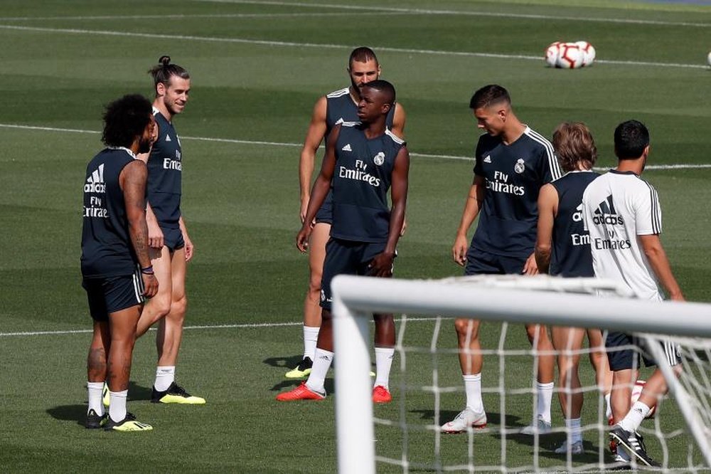 Benzema and Vinicius made peace at training. EFE