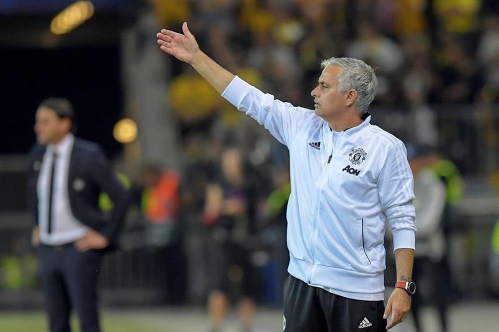 Jose Mourinho is under increased pressure at Manchester United. EFE