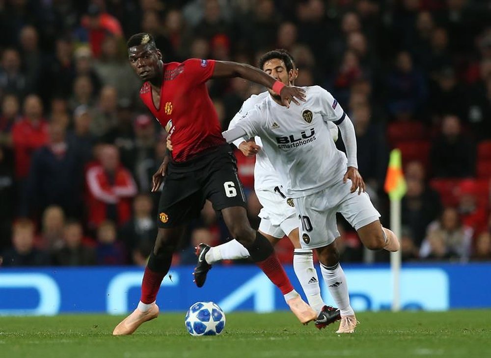 Paul Pogba's poor performances of late have earned criticism from the United fans. EFE