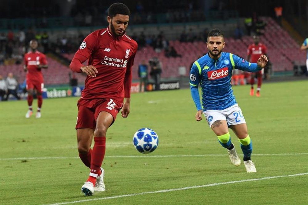 Joe Gomez in action for Liverpool against Napoli. EFE