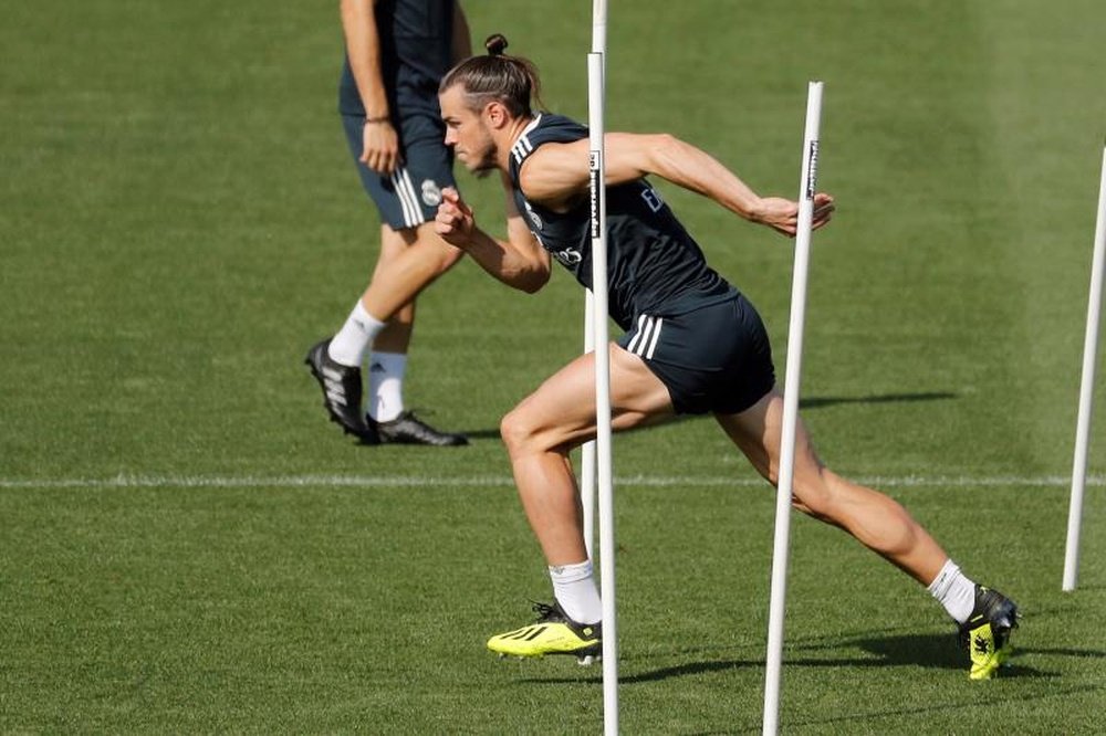 Real Madrid fans are welcoming Bale's return to fitness. EFE