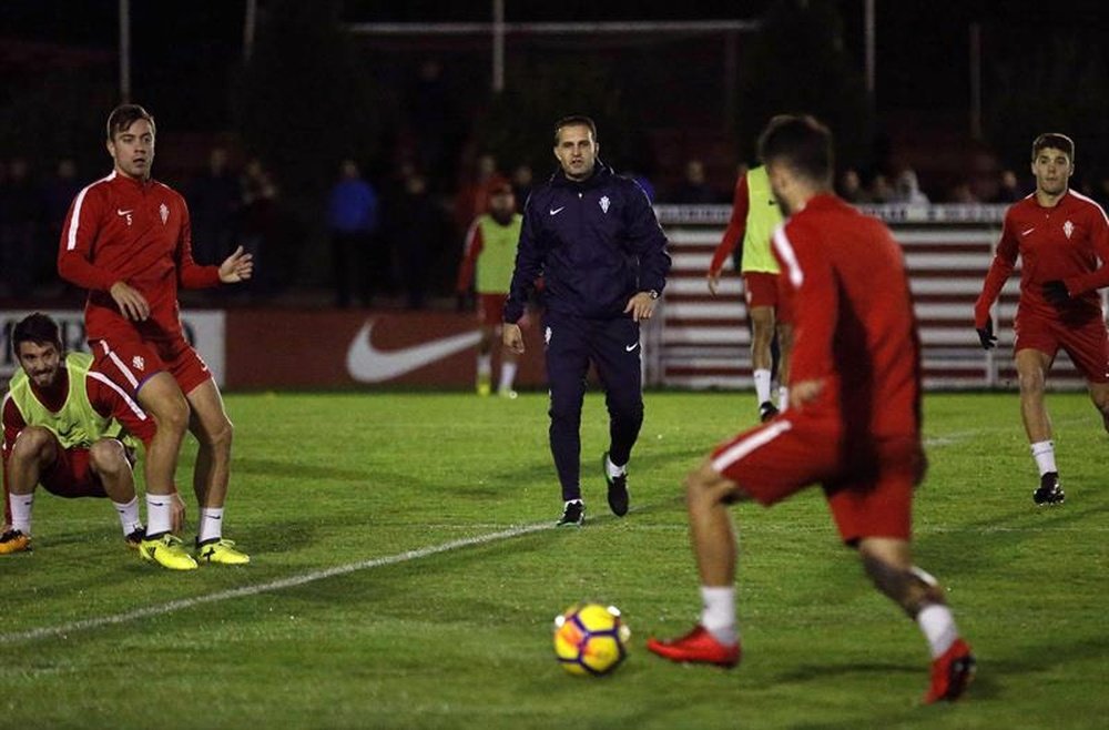 El Sporting jugará en Cádiz. EFE/Archivo
