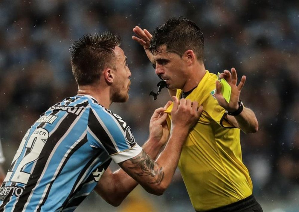 The match between River and Gremio is under investigation. EFE