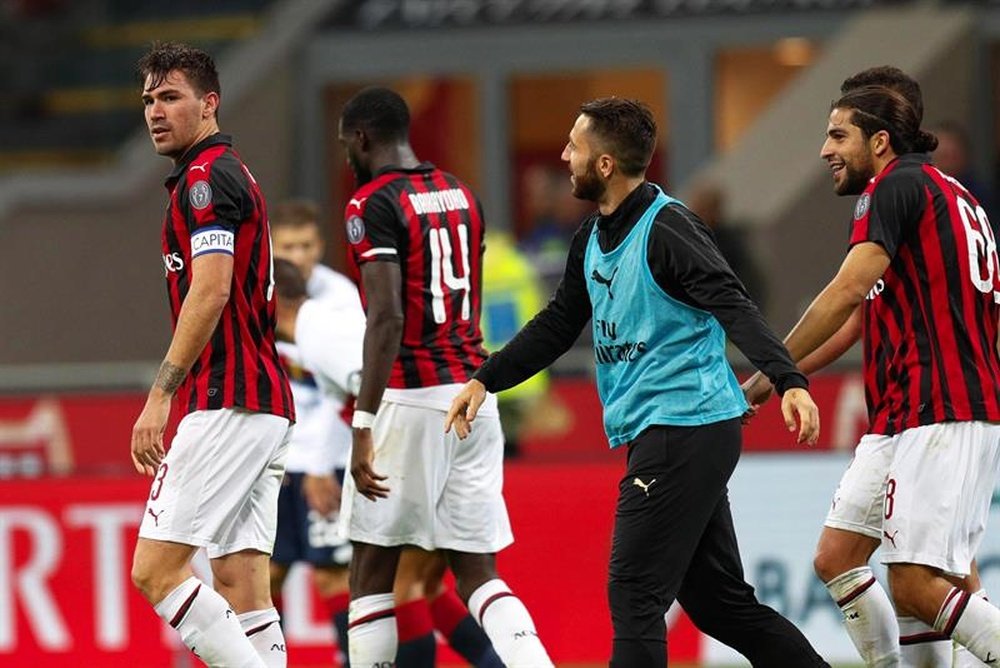 El AC Milan quiere renovar a Romagnoli antes de que Juve o Barça se lo quiten. EFE