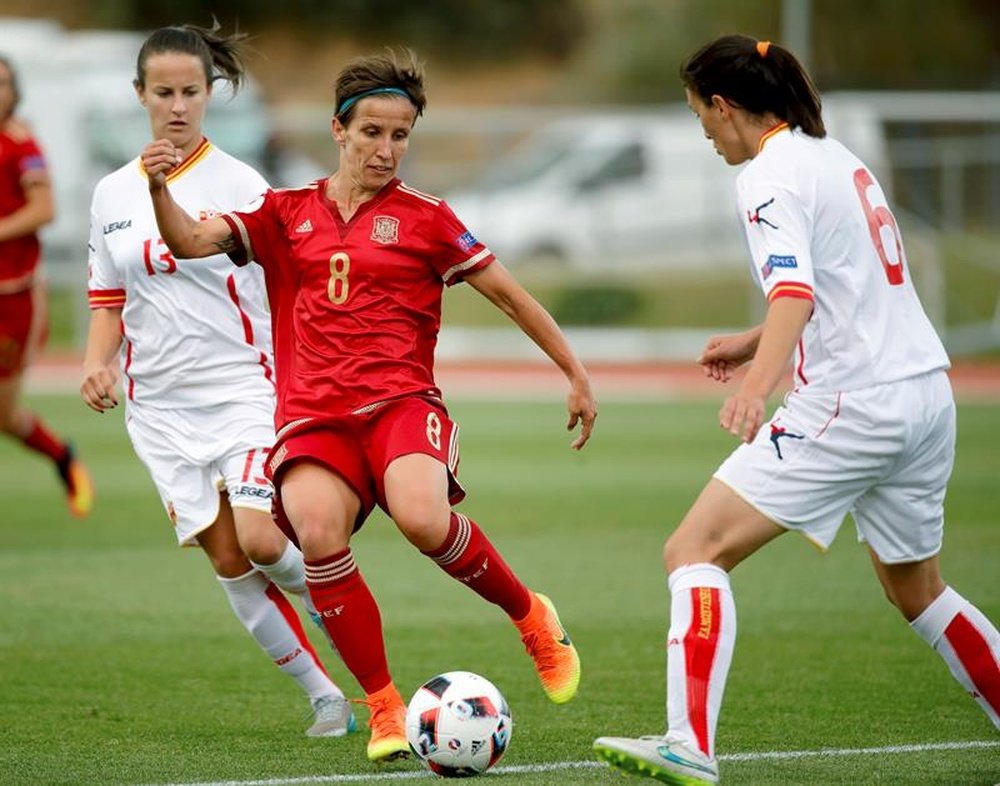 La internacional española repasó la actualidad del fútbol femenino. EFE