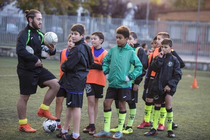 Vitoria y el fútbol unen a niños de 50 países