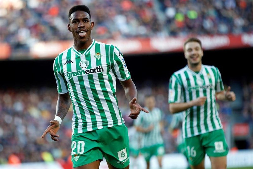 Junior Firpo tuvo una explosión meteórica en el Real Betis. EFE