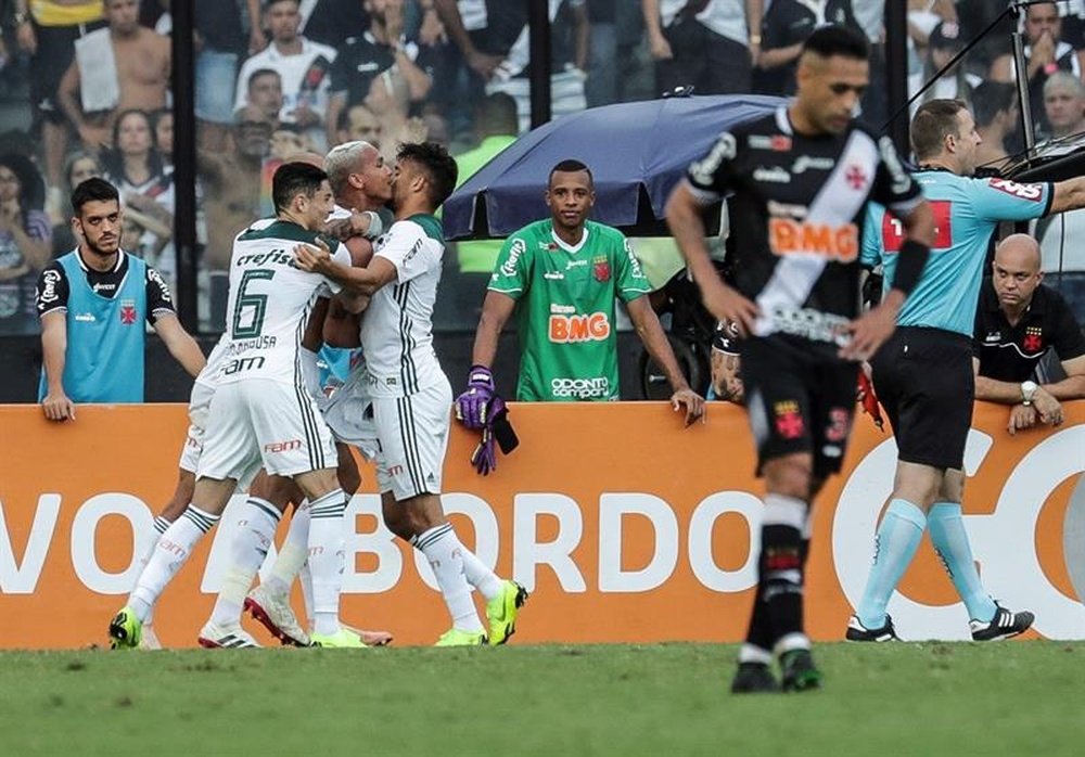 Vasco se revolta contra VAR após levar virada do Grêmio. EFE