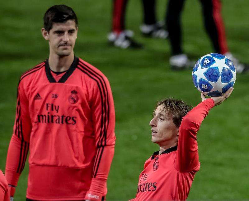 Thibaut Courtois y Luka Modric, durante un entrenamiento