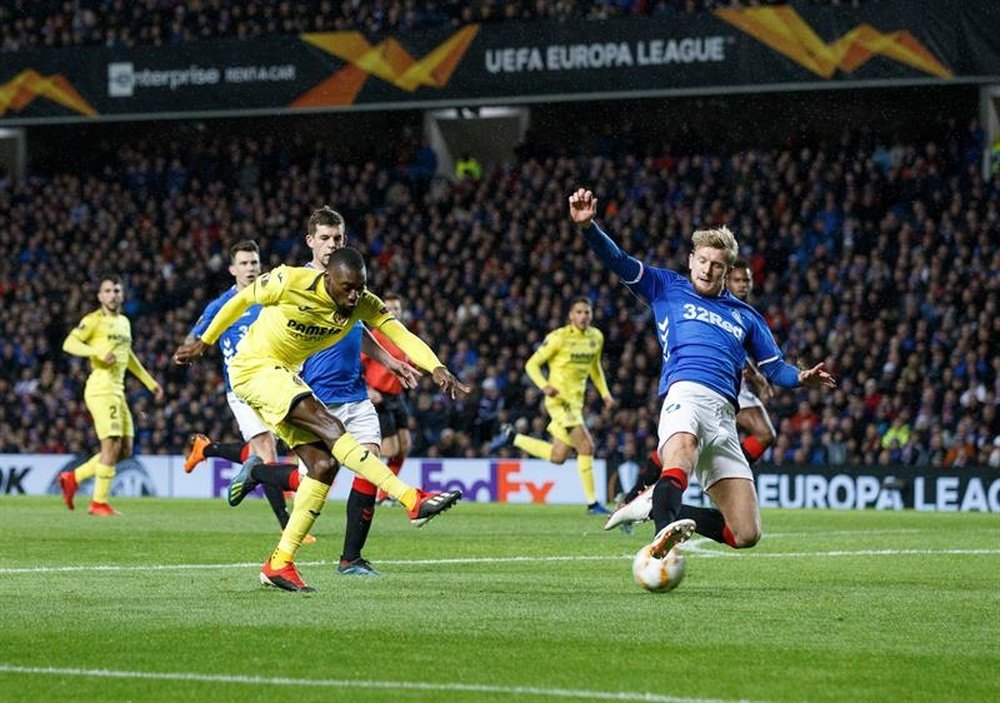Rangers held on for a point in Glasgow to keep Europa League qualification possible. EFE