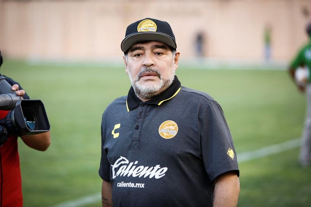 Maradona se llevó un duro correctivo. EFE
