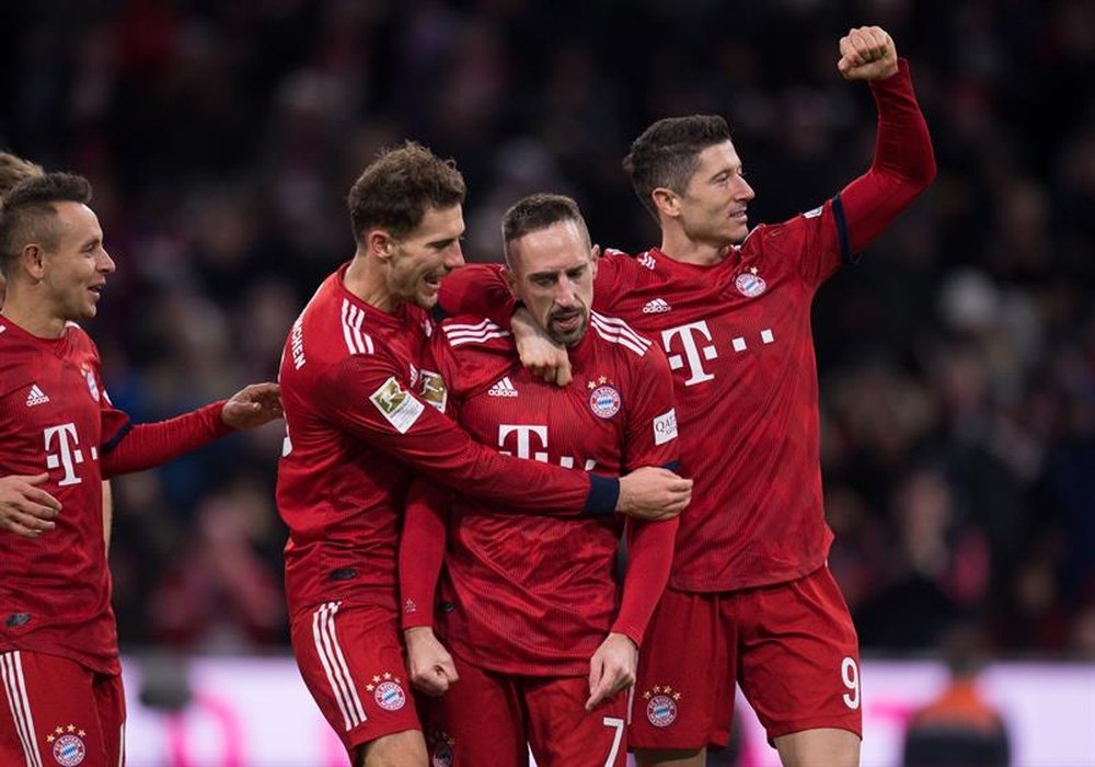 Dos derbis en la lucha por el título entre el Bayern y el Borussia. AFP