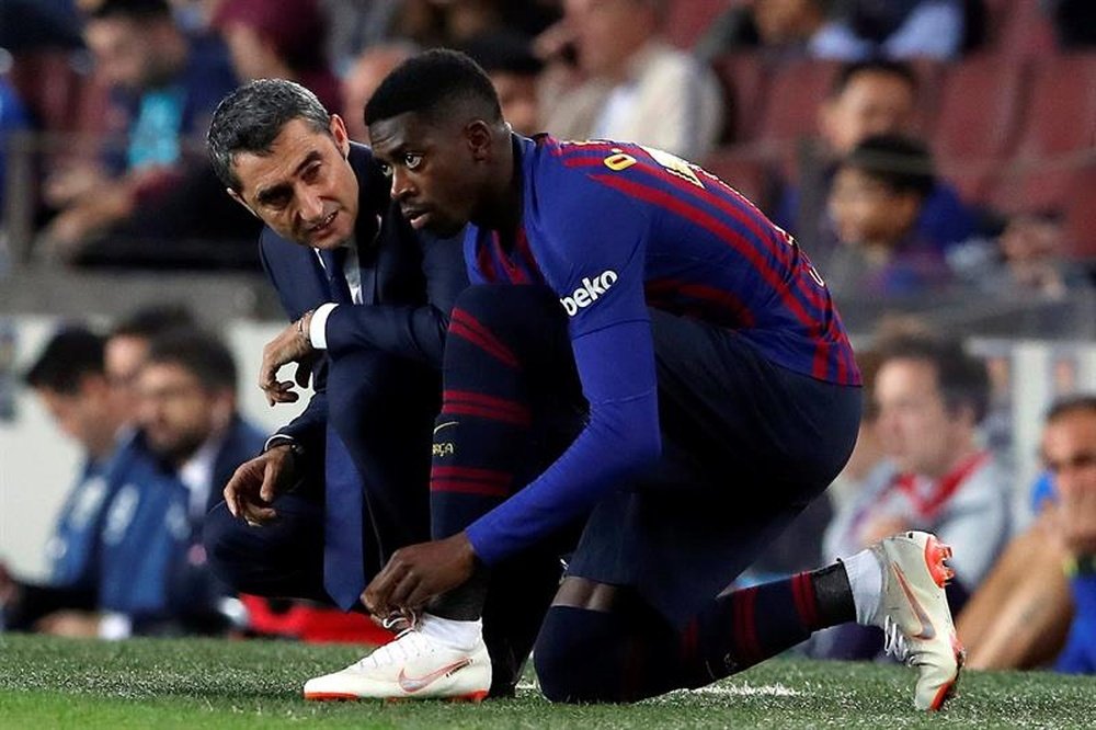 Rivaldo has urged Dembele to stop being late for training. EFE