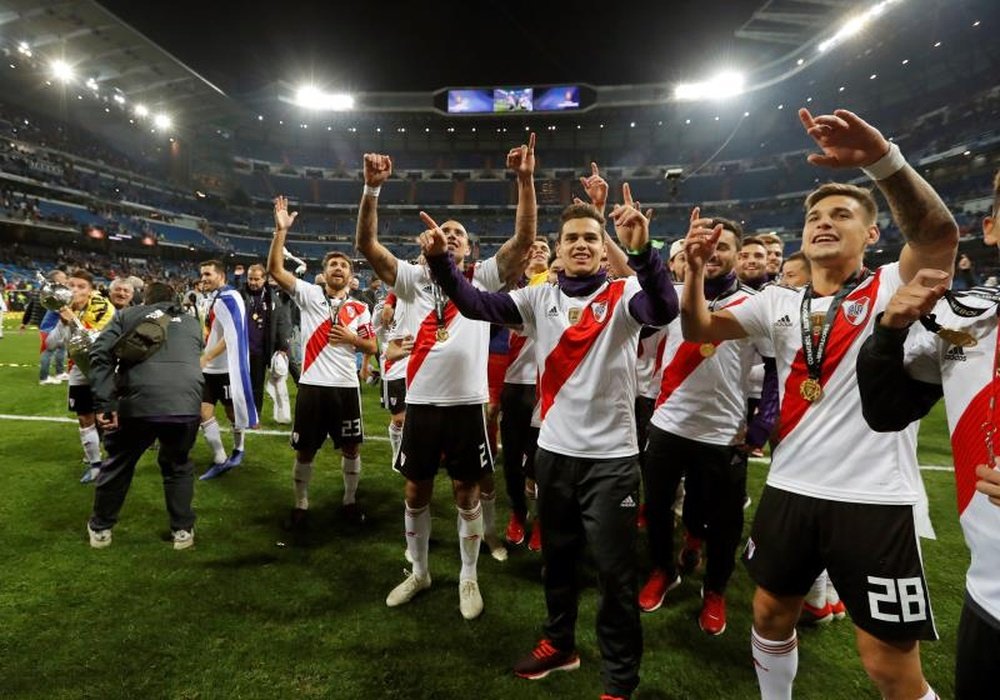 El Santiago Bernabéu inspira a los aficionados de River Plate. EFE