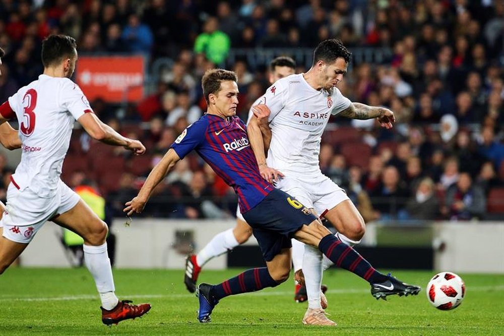 Denis Suarez se dirige lentement mais sûrement vers la porte de sortie. EFE