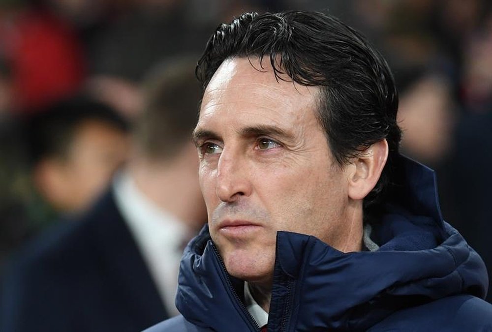 Arsenal boss Emery has warned his players against falling to lesser sides. EFE