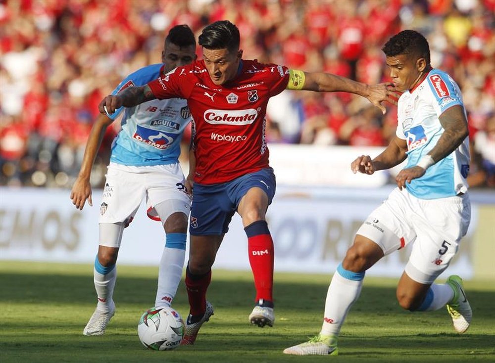 Los futbolistas colombianos dicen basta a los partidos con altas temperaturas. EFE