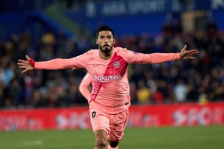 Luis Suárez se converte no quinto maior goleador do Barça